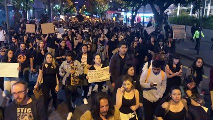 Ecuatorianos marchan contra el feminicidio y xenofobia