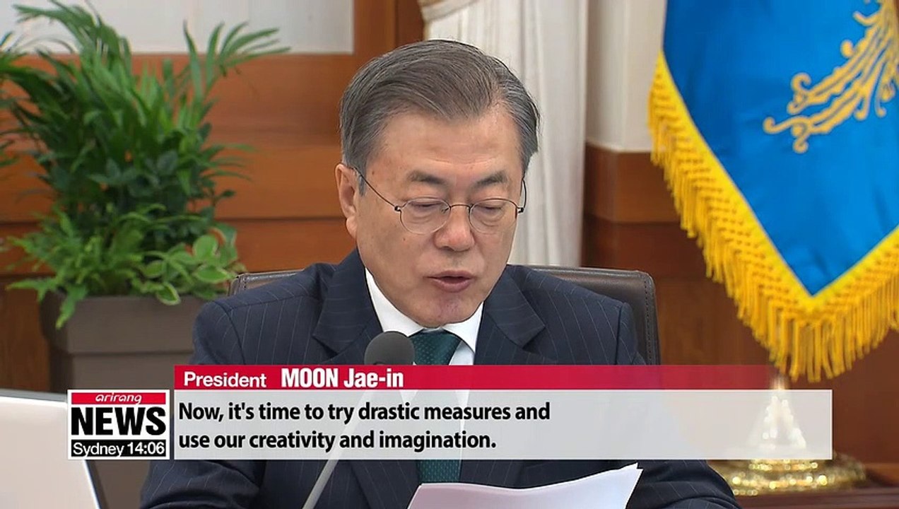 President Moon calls for government officials to think outside the box to reduce fine dust levels