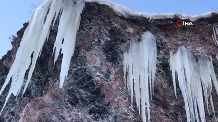 Sarıkamış'ta Obsidyen Taş Ocağında Buz Sarkıtları