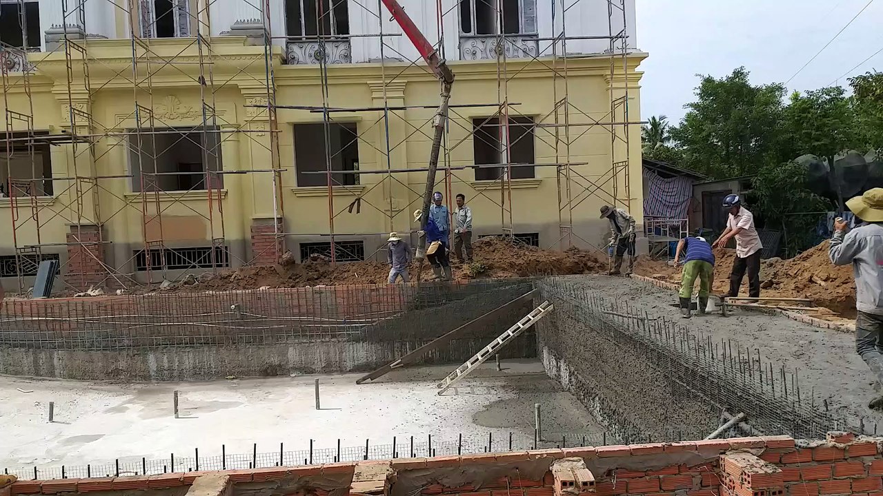 Đổ bê tông chống thấm cho hồ bơi Khâu quan trọn...