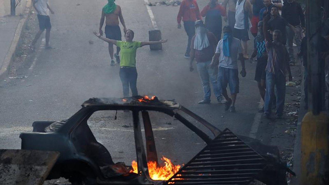 Βενεζουέλα: Συγκρούσεις διαδηλωτών και αστυνομικών
