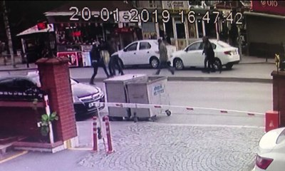 Ataşehir'de cadde ortasında çatışma kamerada