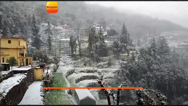 उत्तराखंड: पहाड़ों पर बर्फबारी के बाद बढ़ी ठंड