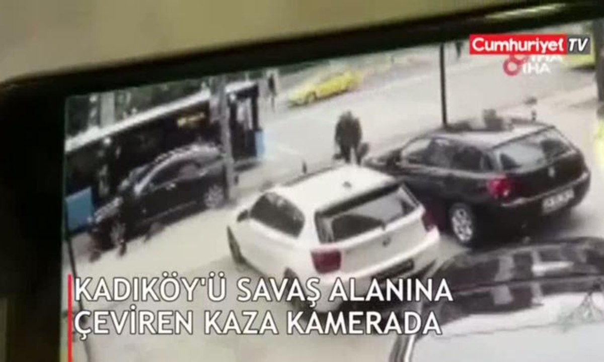 Kadıköy’ü savaş alanına çeviren kaza kamerada