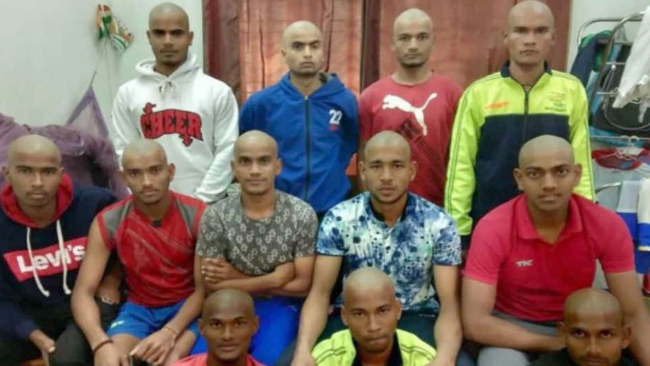 Bengal Hockey Coach Asks U-19 Players To Shave Heads For Match Loss | Oneindia Telugu