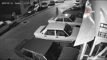Otomobile Levyeyle Saldırı Güvenlik Kamerasında