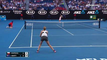 En finesse ou en puissance, Kvitova a écoeuré Barty : le résumé de son quart de finale