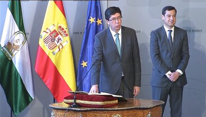 Los nuevos consejeros andaluces juran sus cargos
