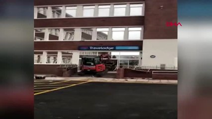 Dha Dış - Ücreti Ödenmeyen İşçi, Otele Kepçeyle Daldı