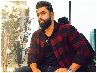 فيديو خالد بو صخر من داخل المستشفى.. ويرد بعنف على اتهامه بتجميل أنفه!