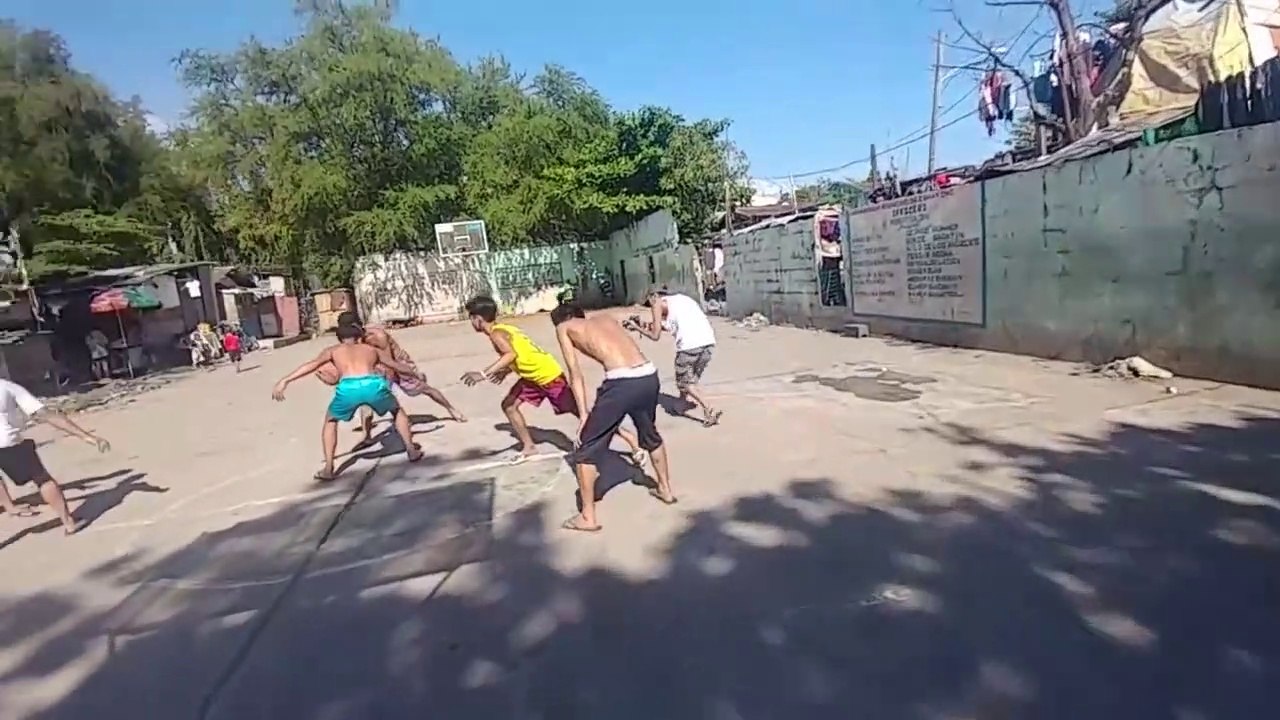 Effets spéciaux sans argent ? Les acteurs se figent sur place !