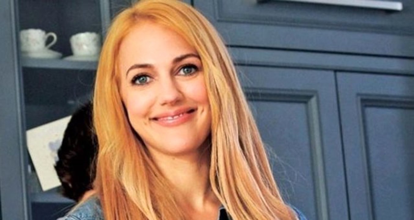 Oyuncu Meryem Uzerli, Üstsüz Poz Verdi