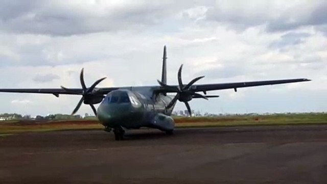 Transferência: avião da FAB chega em Cascavel trazendo presos
