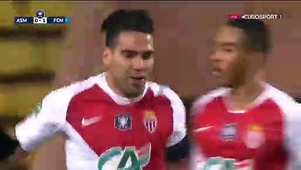 Contrôle en pivot, reprise : le superbe enchaînement de Falcao qui permet à Monaco d'égaliser