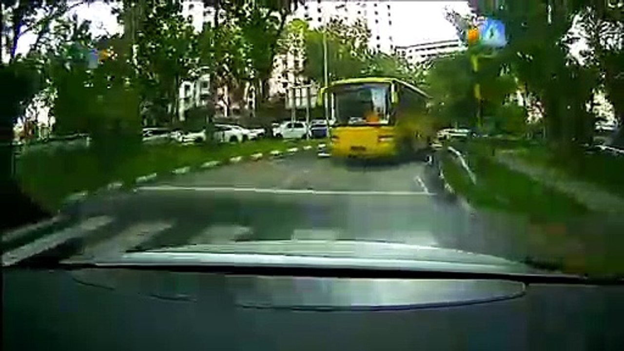 Ce bus va avoir un gros soucis... Oups