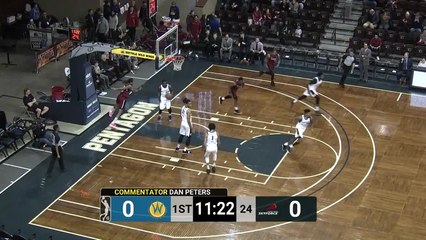 Emanuel Terry skies for the big oop