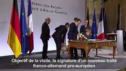 Macron et Merkel signent un nouveau traité
