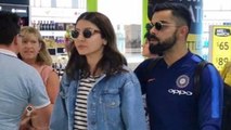 India Vs New Zealand : Anushka Sharma gets Trolled for arriving with Team India | वनइंडिया हिंदी