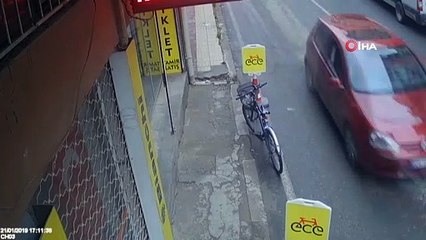 Bisiklet hırsızı kameralara yakalandı