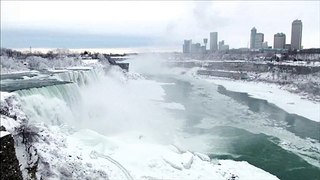 Une vague de froid gèle les chutes du Niagara