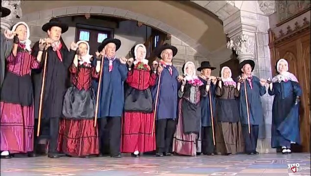 La Bourrée des Batons par le groupe folklorique la bourrée du CARLADES