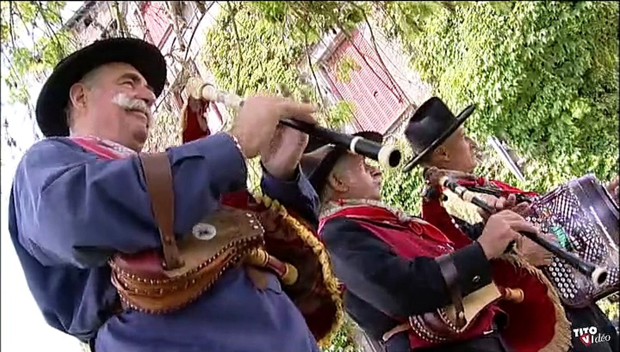 La Bourrée du Fel  par le groupe folklorique " la bourrée du CARLADES "