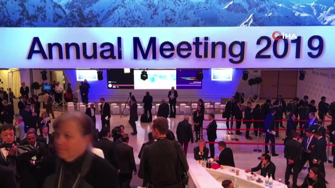 - Hazine Ve Maliye Bakanı Albayrak: 'İnsancıl Bakış Açısı Çok Önemli'- 'Demokrasilerini Savunmak İçin Sokağa Çıkan Yüzlerce İnsan Öldü'- Bakan Albayrak Global Ekonomin Son Durumunu Değerlendirdi