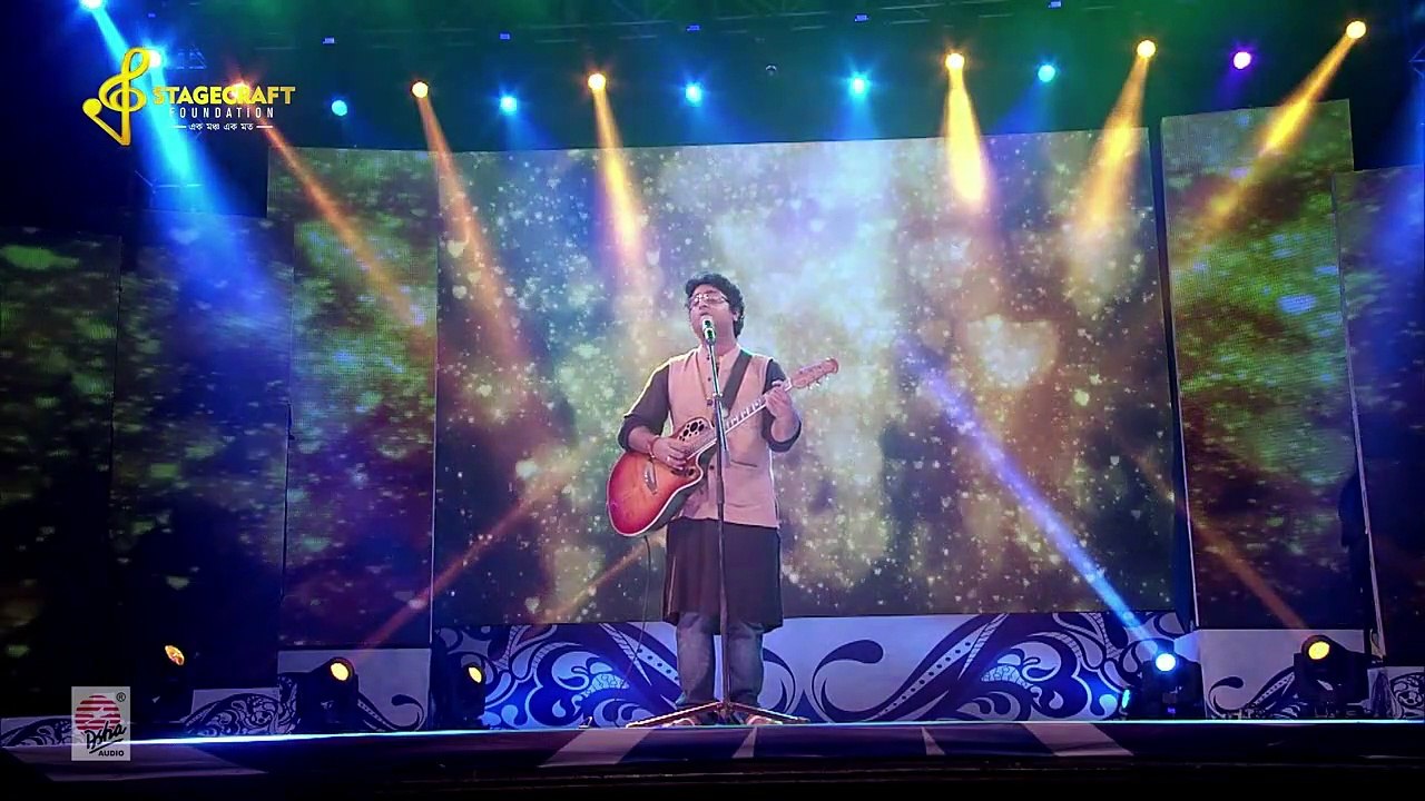 Arijit Singh Sings Mohiner Ghoraguli live | Tomaye Dilam | Jhara Samayer Gaan