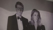 Deneuve se desprende con una subasta de sus colecciones de Yves Saint Laurent
