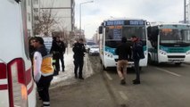Yolcunun bıçakladığı halk otobüsü şoförü yaralandı - KARS