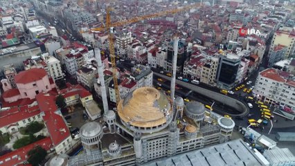 - Taksim Camii’nin alemi yerleştirildi