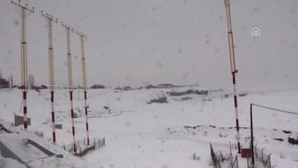 Soğuk Hava Nehir ve Dereleri Dondurdu