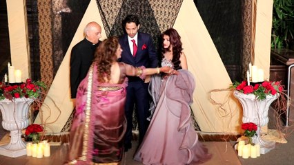 Mukesh Bhatt's Daughter Sakshi With Her Husband And Family At Wedding Reception | Filmibeat