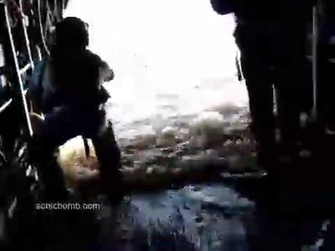 Voilà commet on récupère un commando en zodiac dans un hélicoptère ! Navy Seals