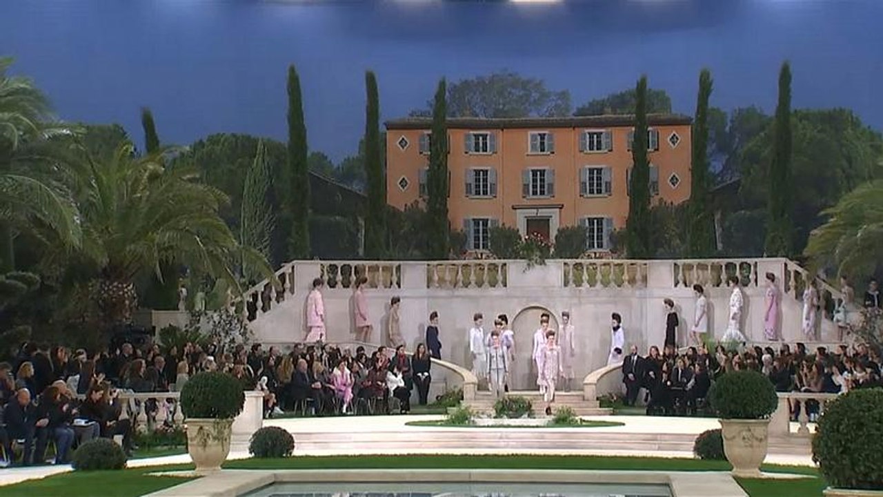 Chanel-Schau: Lagerfeld nicht da