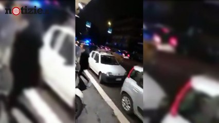 Toro sfila in strada nel traffico di Roma: stupore dei cittadini | Notizie.it