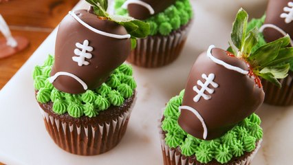 Celebrate Game Day With These Ridiculously Cute Football Cupcakes