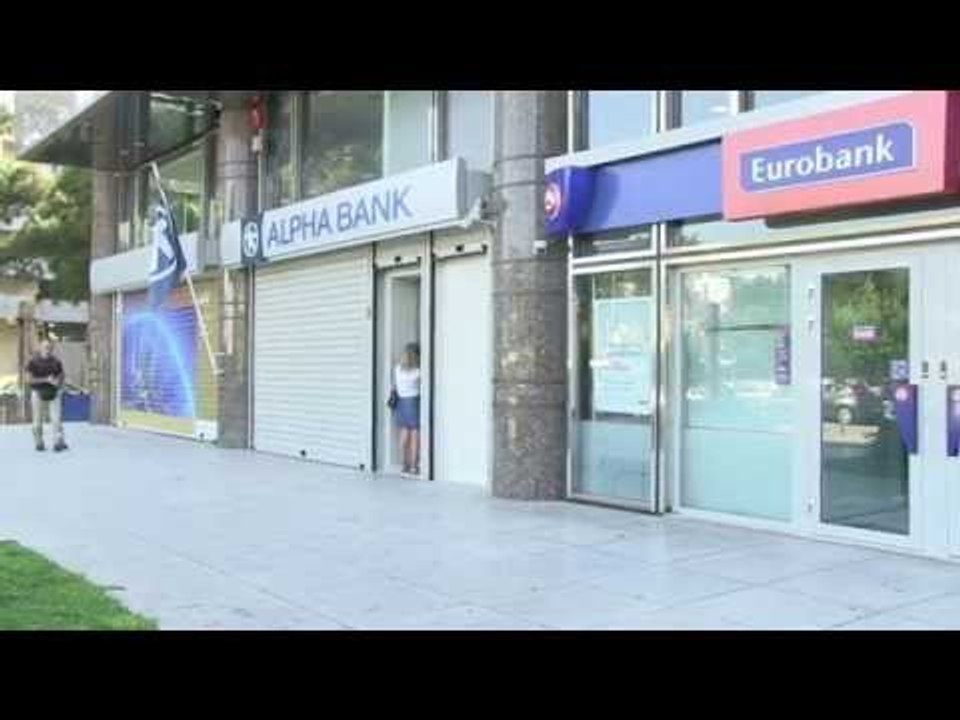 Panic ATM withdrawals lead Greek govt. to order banks closed
