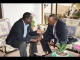 President Kenyatta visits the Odinga's to mourn Fidel