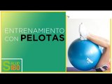 Levantamiento de pelota para fortalecer espalda, piernas y brazos | Salud180
