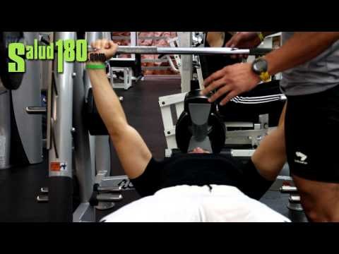 Rutina para fortalecer pectorales con Adrián Rubio