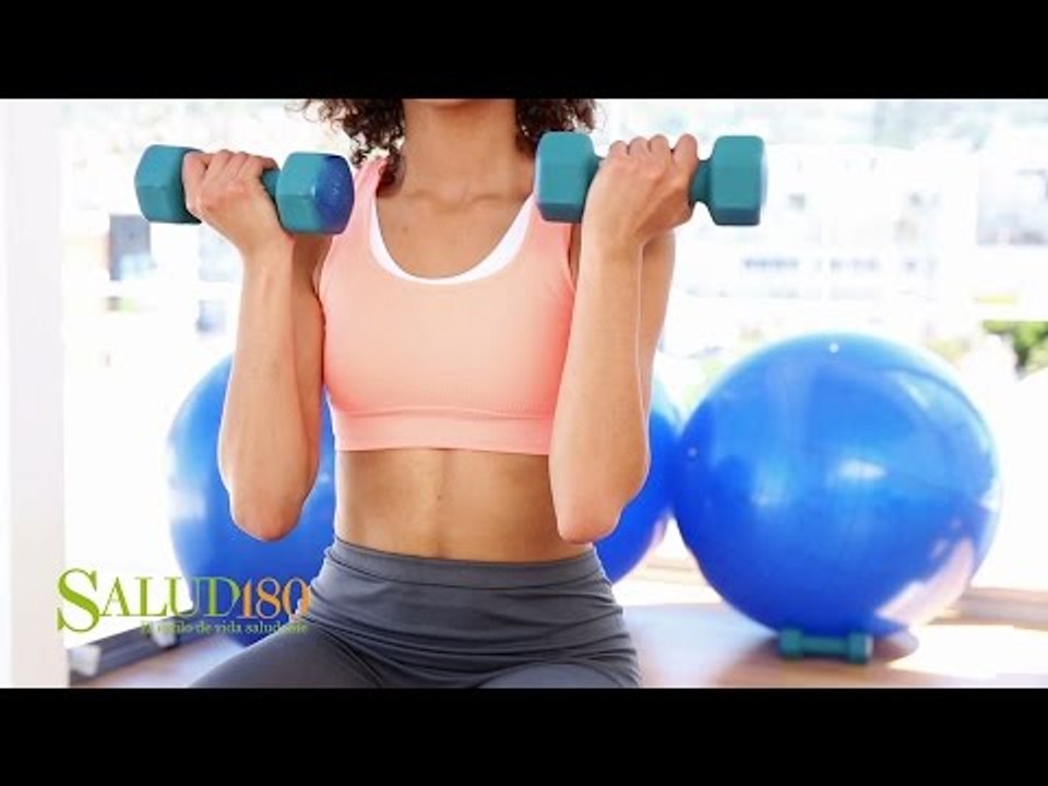 Press de hombros con mancuernas para principiantes | Muévete | Salud180