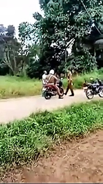 Police got angry towards motorcyclist