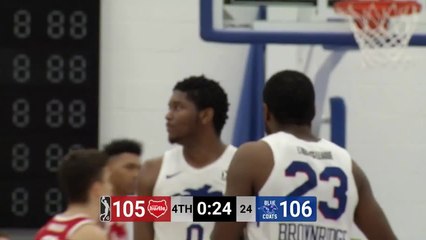 Cameron Oliver throws down the alley-oop!