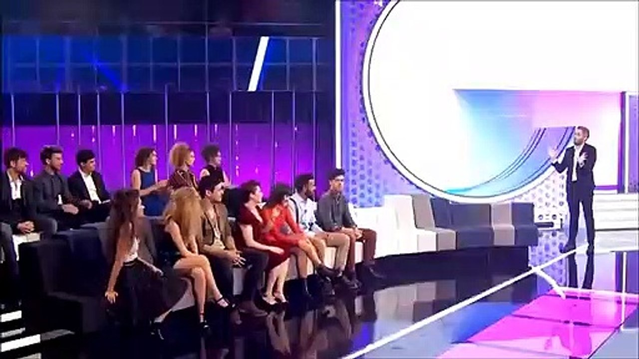 Roberto: solamente come miel aitana? o quien tambien mete la manita Agoney:"Raoul" (Gala 3) 13-11-17