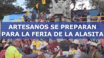 Artesanos de Bolivia piden permiso a sus deidades para celebrar la feria de la Alasita