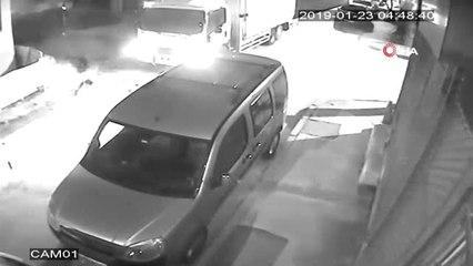 Önce Çarpıştı Sonra Devrildi...feci Kaza Kamerada