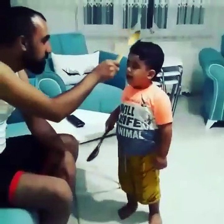 Çocukla oynarken dikkatli olun