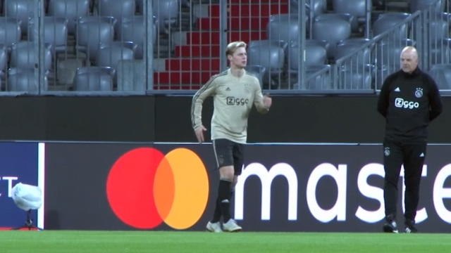 Ajax - Les fans s'expriment sur le départ de Frenkie de Jong au Barça