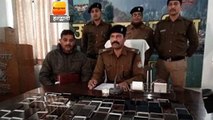 पुलिस ने बरामद किए खोए हुए 101 मोबाइल